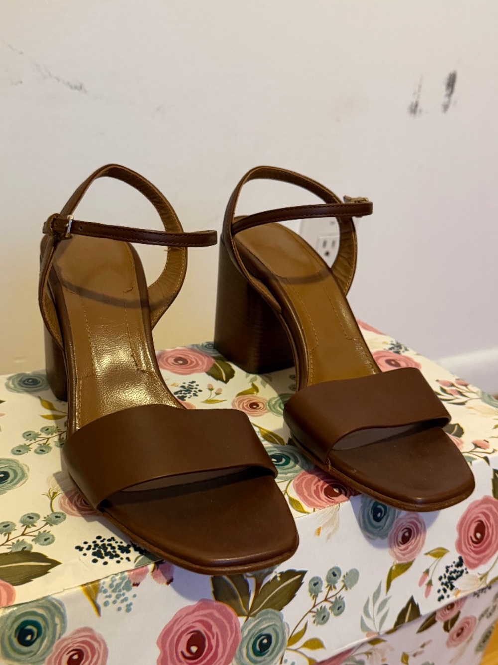 Scanlan Theodore Brown Leather Block Heel Sandals EU 40